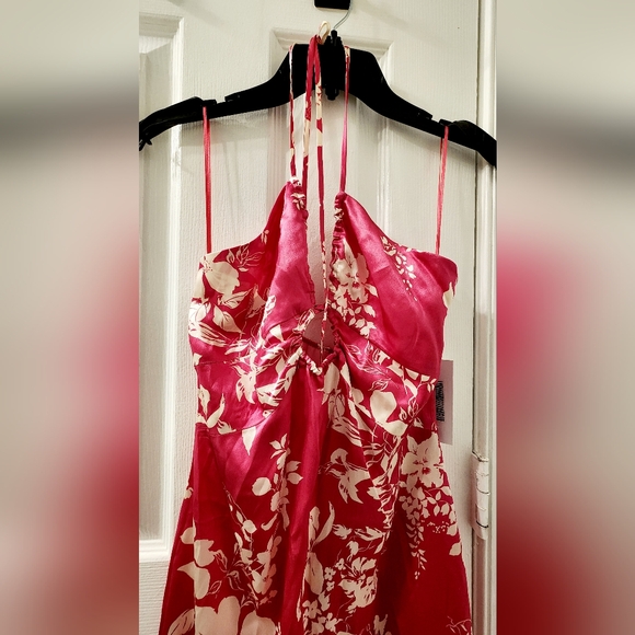 Never worn reformation dress with tag. - Picture 3 of 6